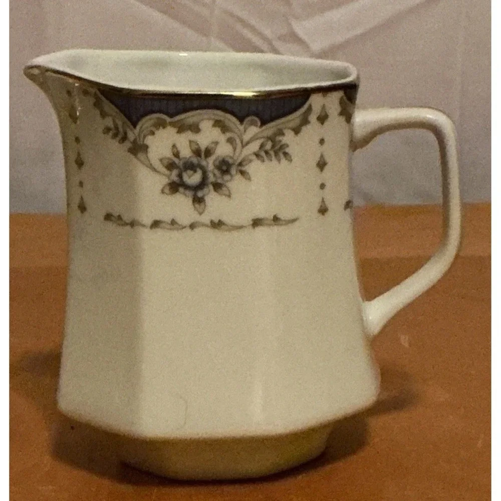 Seizing Fine China Mood‎ Indigo 7936 Cream And Sugar Bowls, Retired